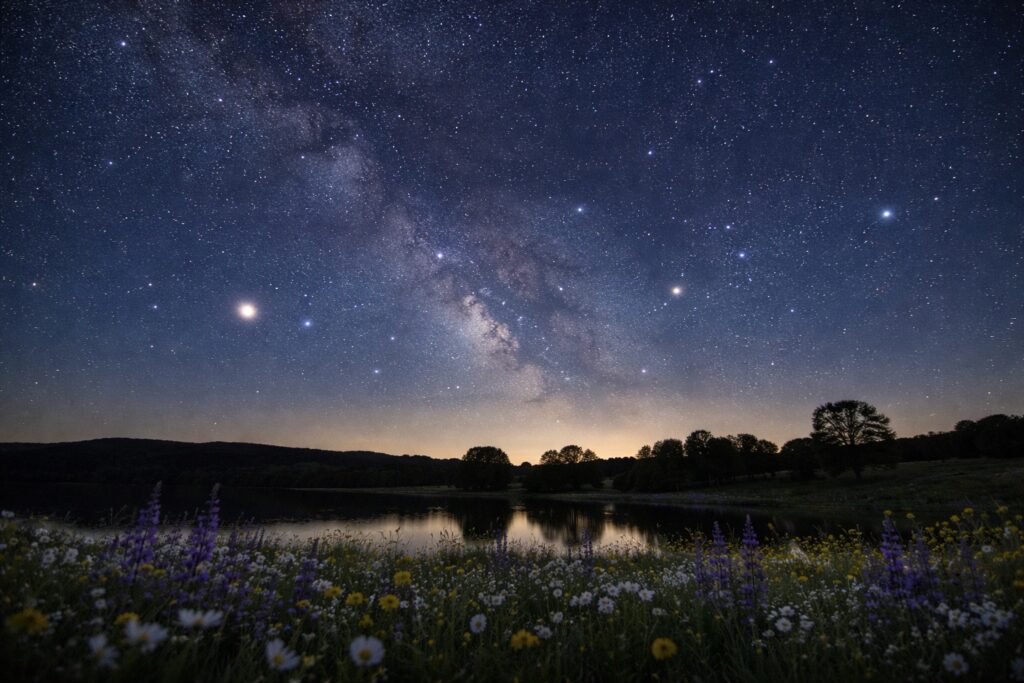 A beautiful night sky on the evening of the Spring Equinox. The sky is dark due to the new moon.